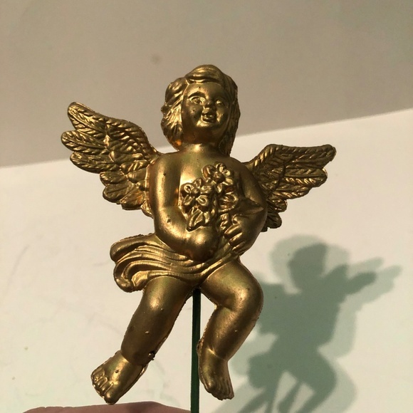 8 vintage plastic gold cherubs with removable sticks for your crafting needs. - Picture 2 of 8